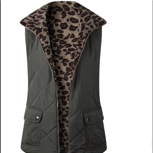 Reversible quilted vest - Picture 3 of 10